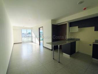 Apartamento moderno ideal para inversión en Torres de Heredia #26-1794 GS