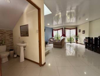 Casa moderna de 2 niveles sin cuota condominal en San Pablo #26-403 GS