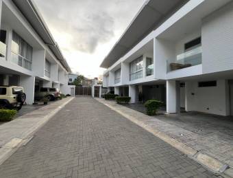 Se vende casa en Escazú San José 26-706