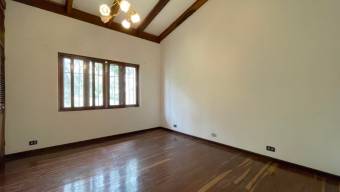 Alquiler de Apartamento Tipo Casa en Escazú, San José. RAH 26-1365