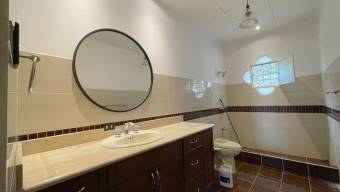 Alquiler de Apartamento Tipo Casa en Escazú, San José. RAH 26-1365