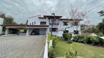 Alquiler de Apartamento Tipo Casa en Escazú, San José. RAH 26-1365