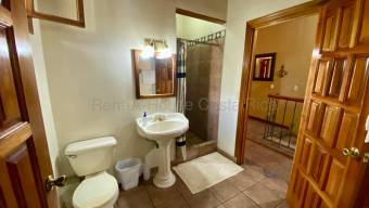 Se vende espaciosa casa en San Antonio Escazú 26-1567