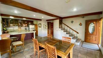 Se vende espaciosa casa en San Antonio Escazú 26-1567