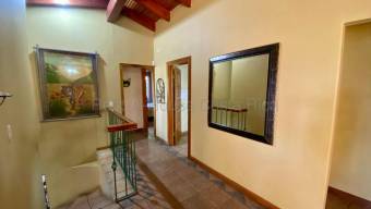 Se vende espaciosa casa en San Antonio Escazú 26-1567