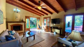 Se vende espaciosa casa en San Antonio Escazú 26-1567