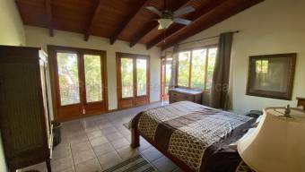 Se vende espaciosa casa en San Antonio Escazú 26-1567