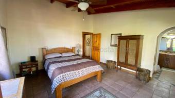 Se vende espaciosa casa en San Antonio Escazú 26-1567