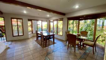 Se vende espaciosa casa en San Antonio Escazú 26-1567