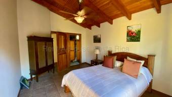 Se vende espaciosa casa en San Antonio Escazú 26-1567