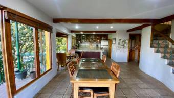 Se vende espaciosa casa en San Antonio Escazú 26-1567