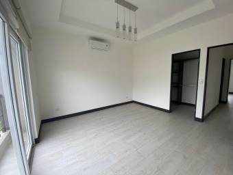 Se vende casa en San Rafael Escazú 25-1578