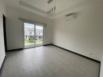 Se vende casa en San Rafael Escazú 25-1578