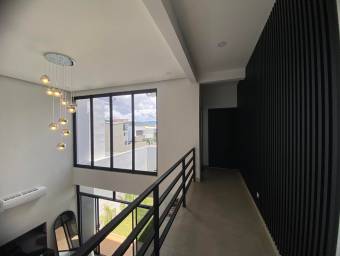 Se vende casa en San Rafael Escazú 26-522