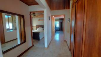 Venta de Casa en Sabanilla-Montes de Oca. RAH 26-115