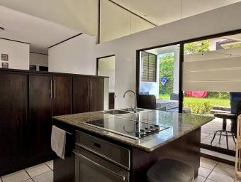Se vende casa en Piedades Santa Ana 26-773