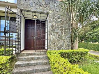 Se vende casa en Piedades Santa Ana 26-773