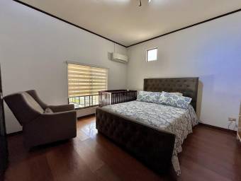 Se vende casa en Piedades Santa Ana 26-773