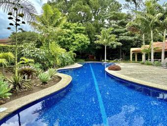 Se vende casa en Piedades Santa Ana 26-773