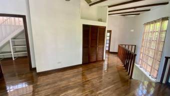 Se vende casa en Escazú Centro 25-2930