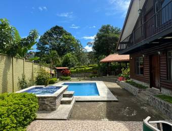 Hermosa cabaña FULL AMOBLADA valle de Orosi Cartago