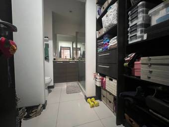 Apartamento con jardín privado y amenidades tipo club en condominio en Heredia #26-698 GS