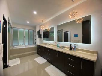 MLS-26-528 VENTA HERMOSA CASA BELEN HEREDIA CONTACTENOS AL # 88987222
