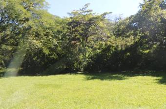 Lote amplio con gran potencial residencial cerca de Santa Ana #26-884 GS