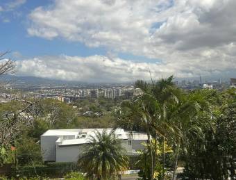 Se vende casa con piscina en Escazú San José 26-1526 