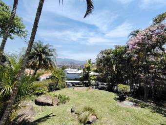 Se vende casa con piscina en Escazú San José 26-1526 