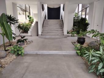 Se vende casa con piscina en Escazú San José 26-1526 