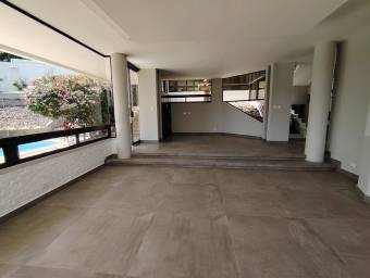Se vende casa con piscina en Escazú San José 26-1526 