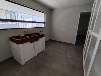 Se vende casa con piscina en Escazú San José 26-1526 