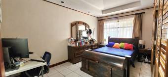 Venta de Casa en Coronado, San José.