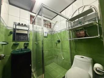 SE ALQUILA AMPLIA Y HERMOSA CASA EN GRANADILLA CURRIDABAT