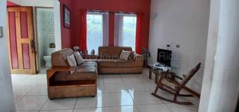 Casa de 3 niveles en residencial tranquilo cerca de Tres Ríos #26-1812 GS