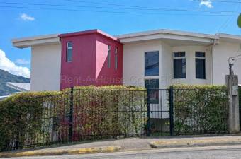 Casa de 3 niveles en residencial tranquilo cerca de Tres Ríos #26-1812 GS