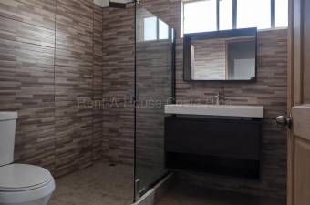 Casa de 3 niveles en residencial tranquilo cerca de Tres Ríos #26-1812 GS