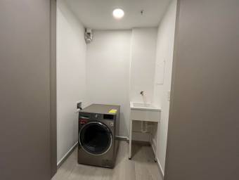 Apartamento en venta moderno con balcón y amenidades premium #26-863 GS