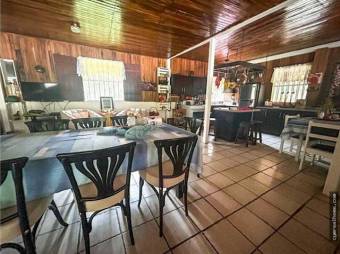  Hermosa propiedad a minutos de San José y Jacó 