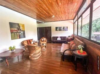  Hermosa propiedad a minutos de San José y Jacó 