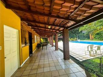  Hermosa propiedad a minutos de San José y Jacó 