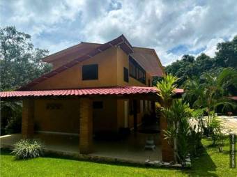  Hermosa propiedad a minutos de San José y Jacó 