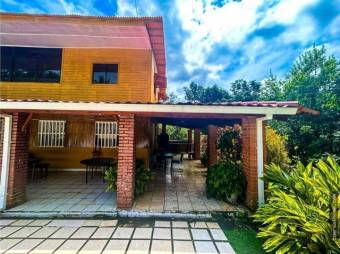 Hermosa propiedad a minutos de San José y Jacó 