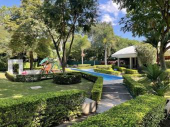 Alquiler de Apartamento Esquinero en Santa Ana, San José. RAH 26-915