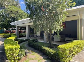 Alquiler de Apartamento Esquinero en Santa Ana, San José. RAH 26-915
