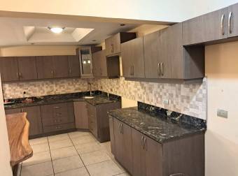 SAN JOSE SANTA ANA RENTO CASA CON PISCINA $1.600