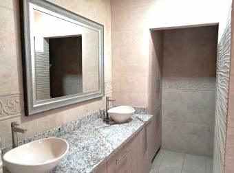 SAN JOSE SANTA ANA RENTO CASA CON PISCINA $1.600