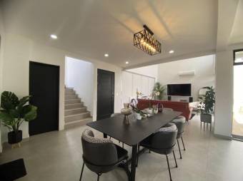 MLS-26-522 LS VENTA CASA SAN RAFAEL ESCAZU CONTACTENOS AL # 86127562