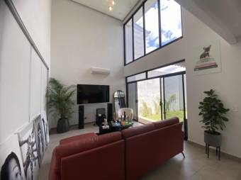 MLS-26-522 LS VENTA CASA SAN RAFAEL ESCAZU CONTACTENOS AL # 86127562
